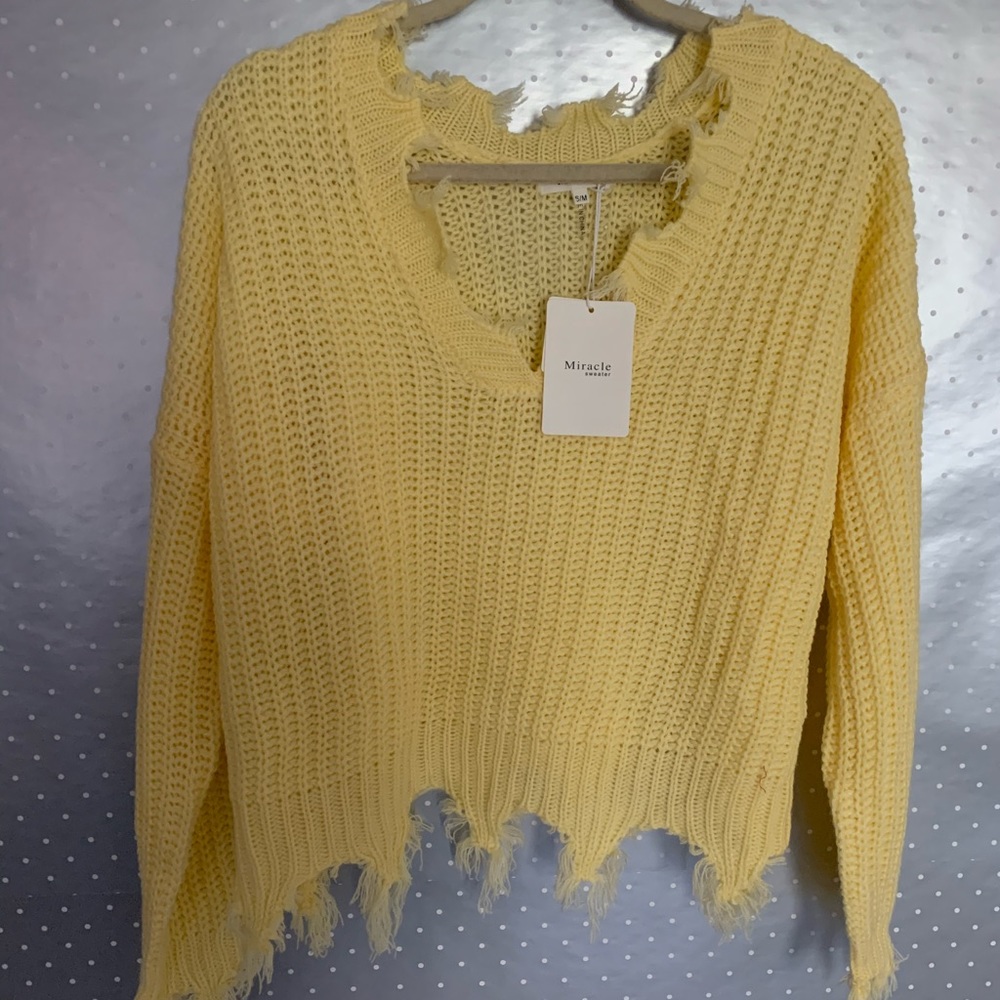 Yellow Frayed Sweater by Miracle - Picture 6 of 8